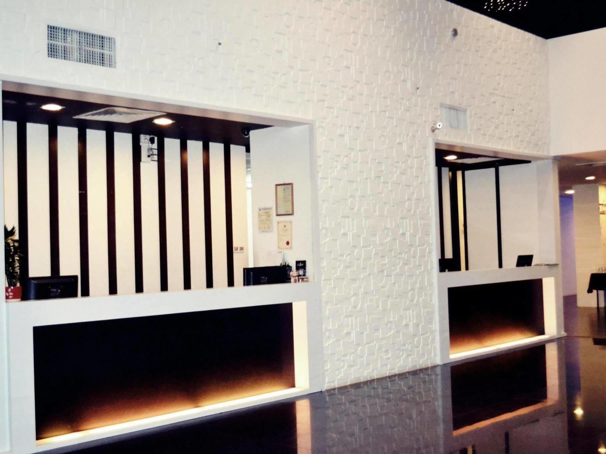 La Boss Hotel Malacca Extérieur photo