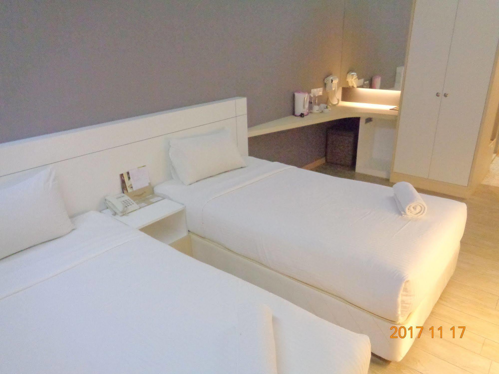 La Boss Hotel Malacca Extérieur photo